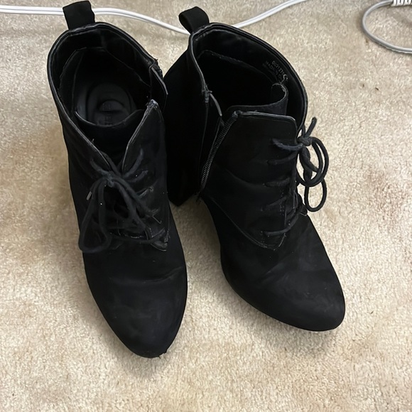 FOREVER 21 black tie-up booties - Picture 3 of 5